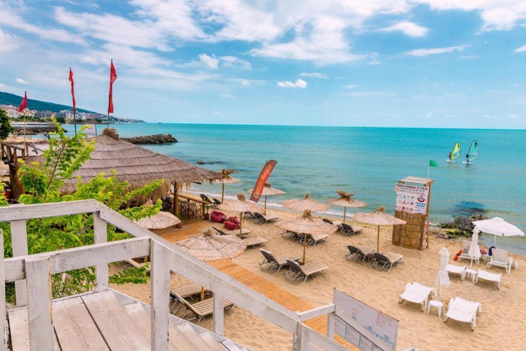Harmony Suites Apartment Sveti Vlas Bagian luar foto