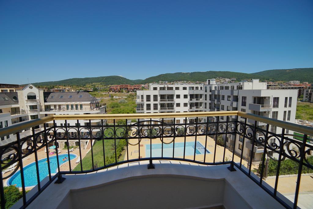 Harmony Suites Apartment Sveti Vlas Bagian luar foto