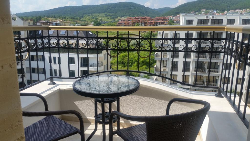 Harmony Suites Apartment Sveti Vlas Bagian luar foto