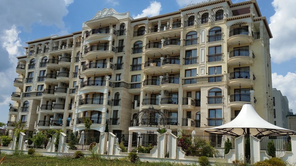 Harmony Suites Apartment Sveti Vlas Bagian luar foto