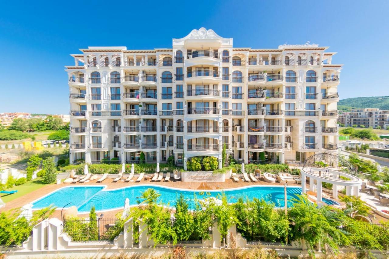 Harmony Suites Apartment Sveti Vlas Bagian luar foto